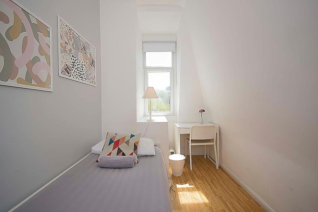 Single Bedrooms With Wifi And Underbed 10 Лондон Екстер'єр фото