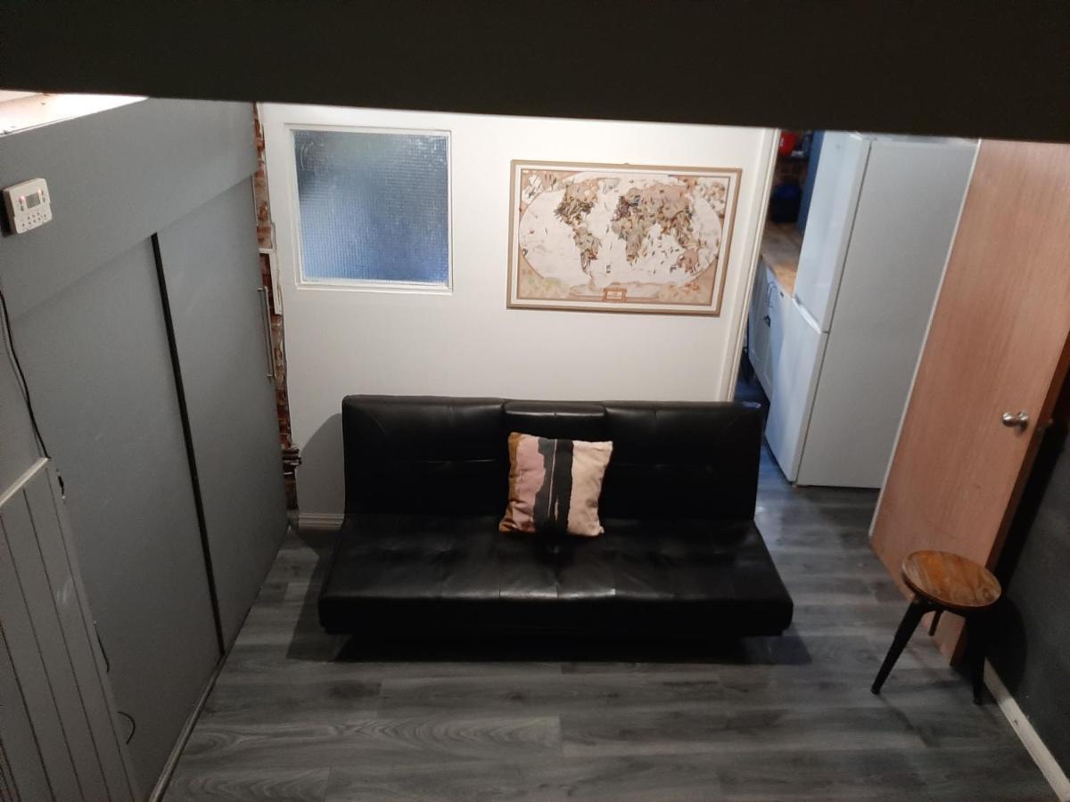 Single Bedrooms With Wifi And Underbed 10 Лондон Екстер'єр фото